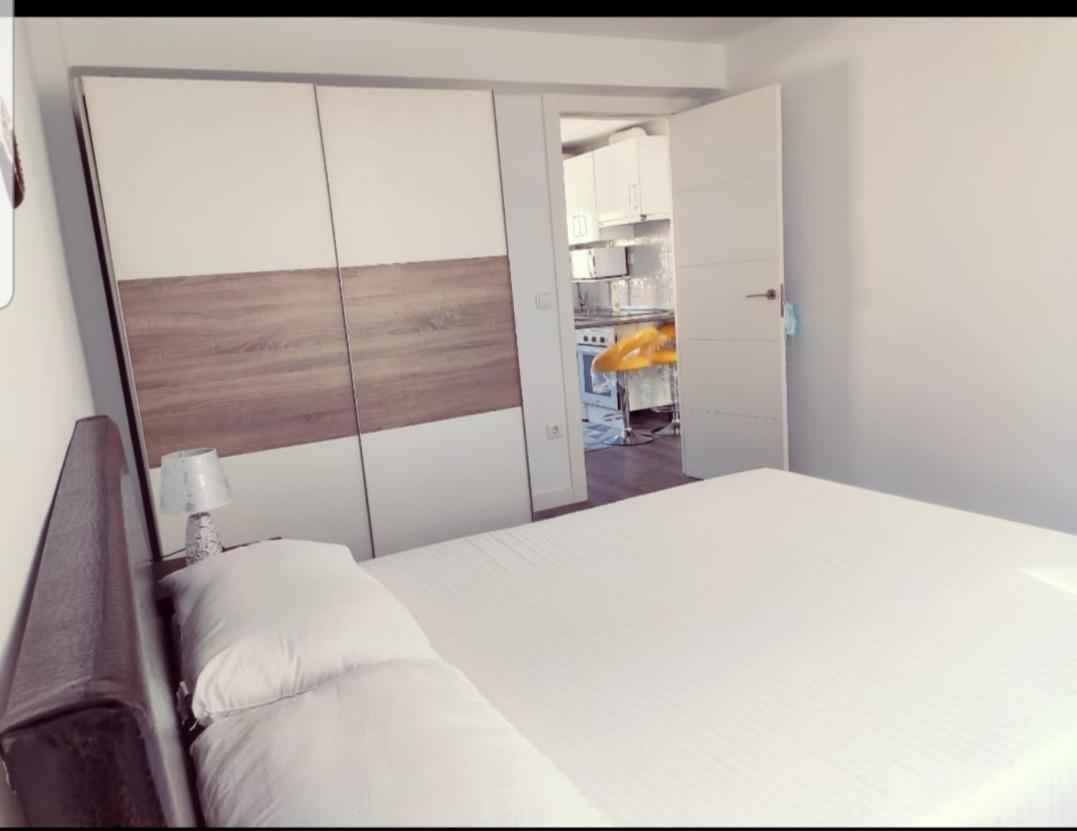 Apartamento Los Rios ซานตานเดร์ ภายนอก รูปภาพ