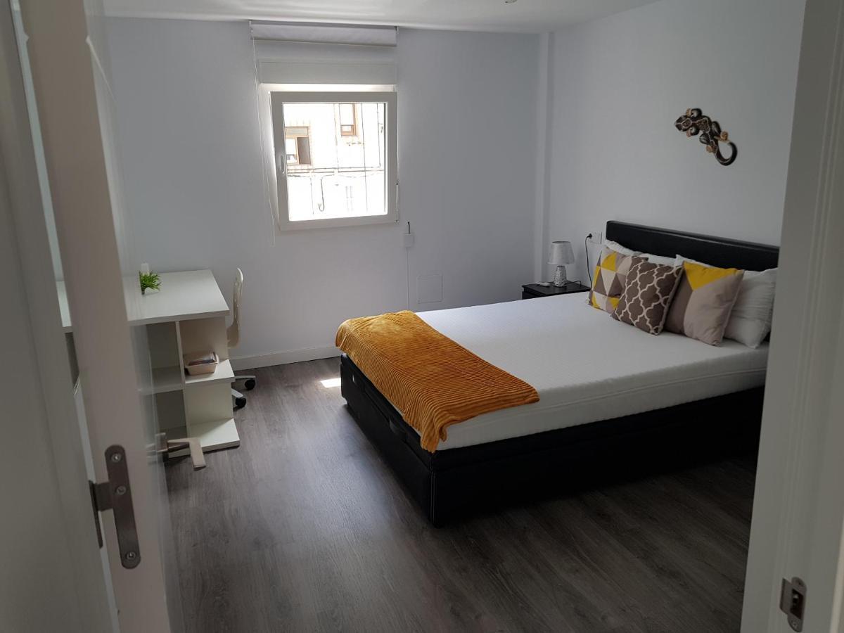 Apartamento Los Rios ซานตานเดร์ ภายนอก รูปภาพ