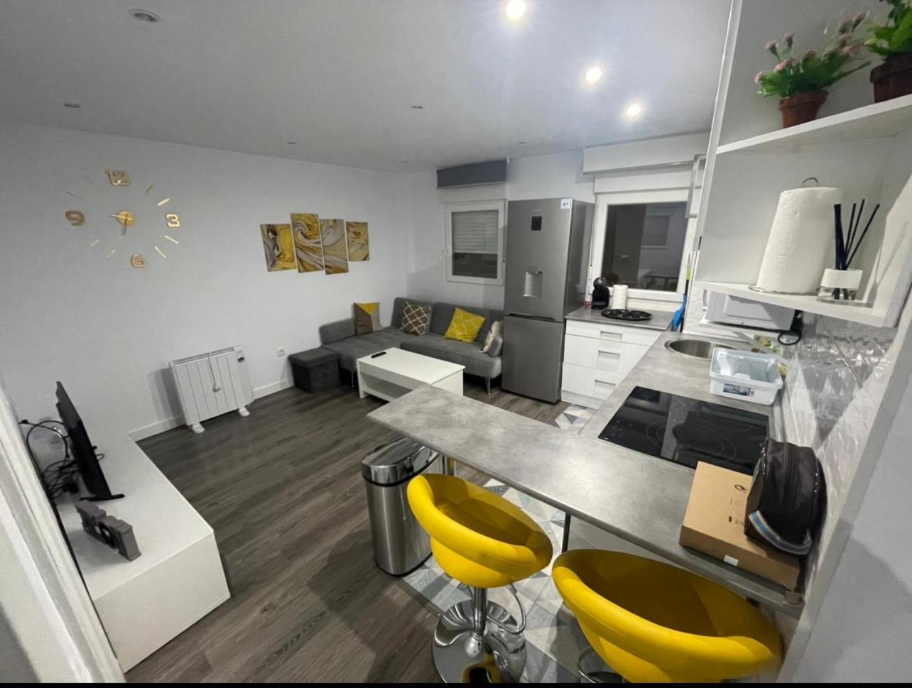 Apartamento Los Rios ซานตานเดร์ ภายนอก รูปภาพ